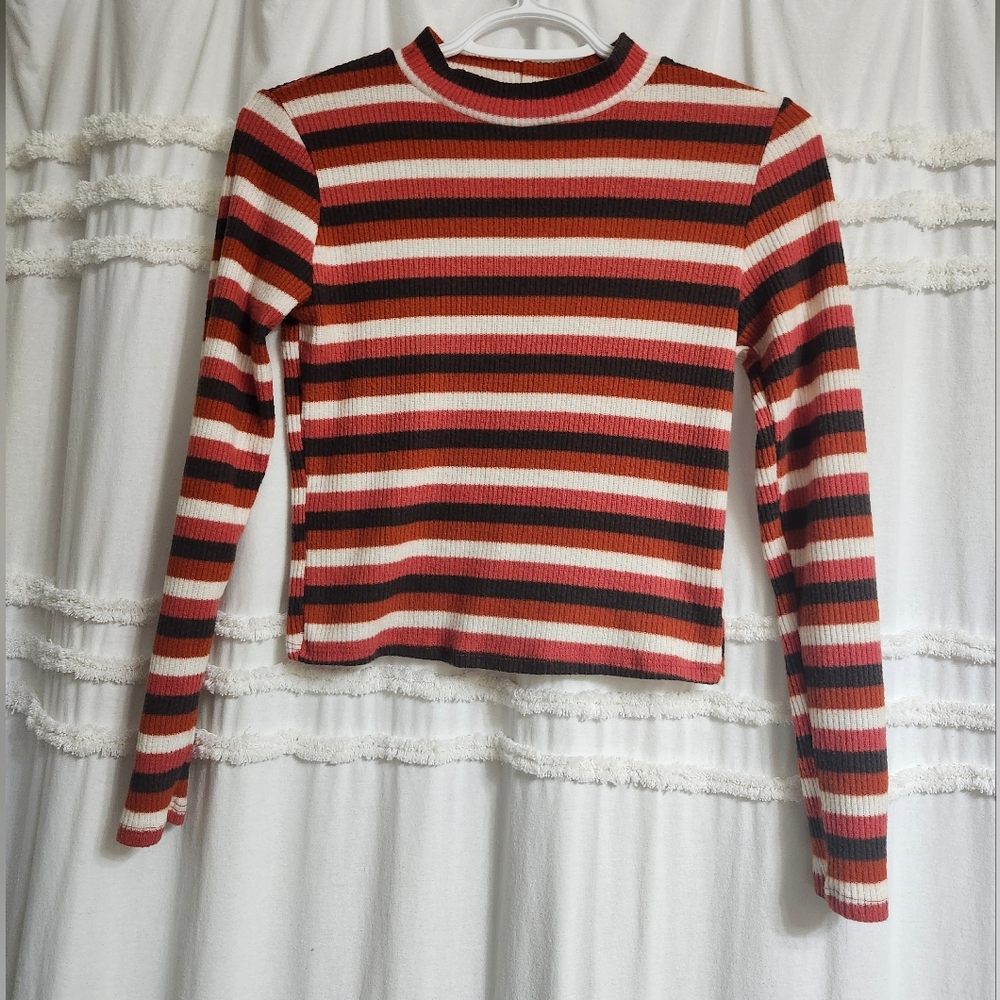 Caution to the wind. Size small.